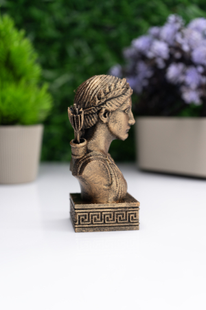 Artemis Büst Figür – Antik Yunan Mitolojisi Dekoratif Heykel <h2 style="text-align: center;" data-start="437" data-end="761">Artemis Büst Figür – Antik Yunan Mitolojisi Dekoratif Heykel</h2> <p style="text-align: center;">Artemis Büst Mitoloji tutkunları ve sanat severler için eşsiz bir koleksiyon parçasıdır.</p> Artemis Büst Figür – Antik Yunan Mitolojisi Dekoratif Heykel