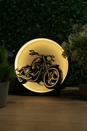 Chopper Motor Temalı Lightbox – 3D Işıklı Masa Lambası | LED Gece Lambası | Gaming Dekor “Chopper Motor Temalı Lightbox – 3D Işıklı Masa Lambası | LED Gece Lambası | Gaming Dekor Oyun odası, masaüstü ve dekoratif kullanım için mükemmel tasarım. Koleksiyon severlere özel hediye. Gaming setup ve gece lambası olarak kullanılabilir.” Chopper Motor Temalı Lightbox – 3D Işıklı Masa Lambası | LED Gece Lambası | Gaming Dekor