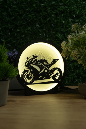 Spor Motor Temalı Lightbox – 3D Işıklı Masa Lambası | LED Gece Lambası | Gaming Dekor “Spor Motor Temalı Lightbox – 3D Işıklı Masa Lambası | LED Gece Lambası | Gaming Dekor Oyun odası, masaüstü ve dekoratif kullanım için mükemmel tasarım. Koleksiyon severlere özel hediye. Gaming setup ve gece lambası olarak kullanılabilir.” Spor Motor Temalı Lightbox – 3D Işıklı Masa Lambası | LED Gece Lambası | Gaming Dekor