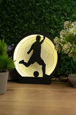 Futbol Temalı Lightbox – 3D Işıklı Masa Lambası | LED Gece Lambası | Gaming Dekor “Futbol Temalı Lightbox – 3D Işıklı Masa Lambası | LED Gece Lambası | Gaming Dekor Oyun odası, masaüstü ve dekoratif kullanım için mükemmel tasarım. Koleksiyon severlere özel hediye. Gaming setup ve gece lambası olarak kullanılabilir.” Futbol Temalı Lightbox – 3D Işıklı Masa Lambası | LED Gece Lambası | Gaming Dekor