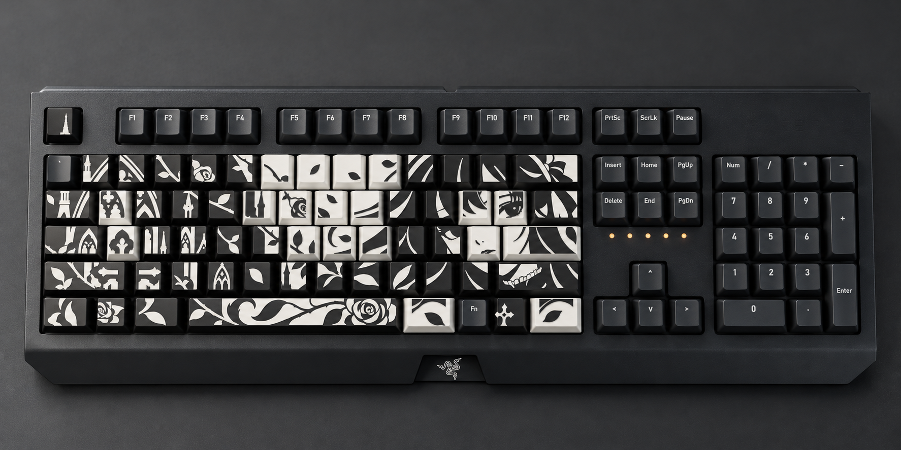 Gerçek custom sipariş: siyah ve beyaz desenli keycap seti, klavye üzerinde